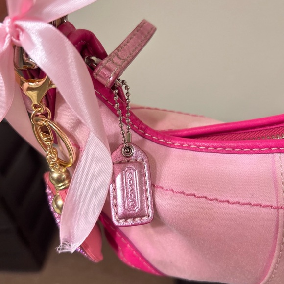 Coach Vintage Y2K Hot Pink Leather Hobo Shoulder Bag - Picture 4 of 9